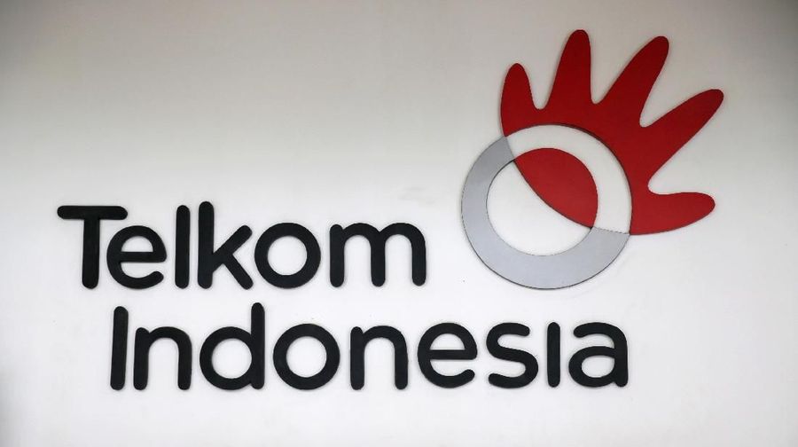 The logo of Indonesia's largest telecommunications services company PT Telekomunikasi Indonesia (Telkom) is seen at Plasa Telkom building in Jakarta, April 30, 2018. REUTERS/Beawiharta