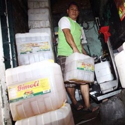 Larangan Jual Minyak Goreng Curah Dikecualikan untuk Pabrik