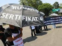 Warga Perumahan Elit Demo Tolak Makelar Pengelolaan Air