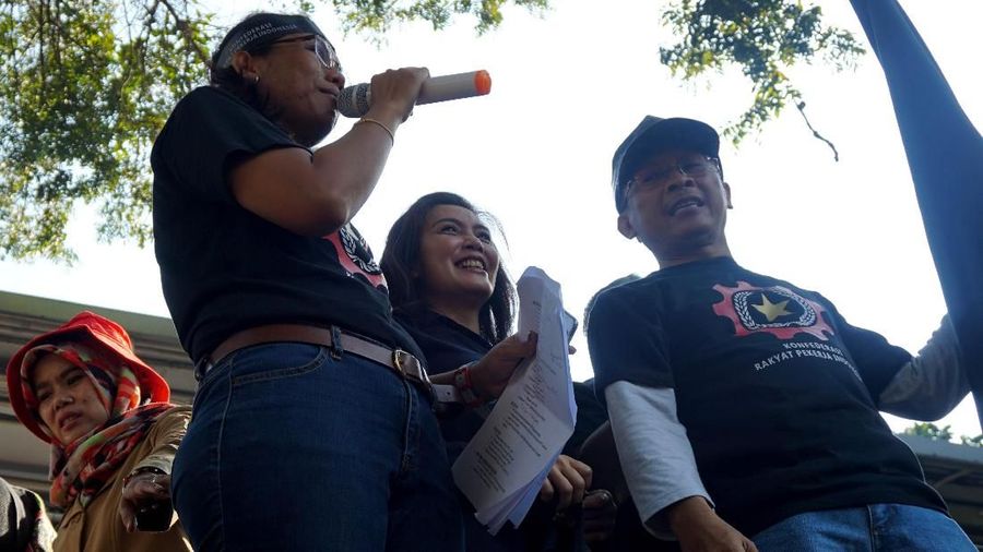 Ketua KRPI Rieke Diah Pitaloka minta UU tersebut dibuat agar ada proteksi tenaga kerja di dalam dan luar negeri dan jangan sampai masuk ke perdagangan orang.