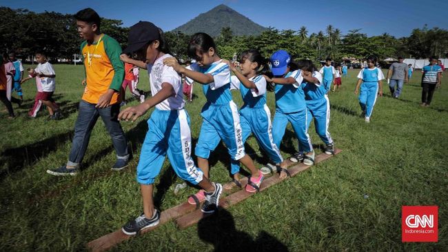 Berbagai Lagu  Yang  Digunakan  Untuk Media Bermain Anak  Anak  