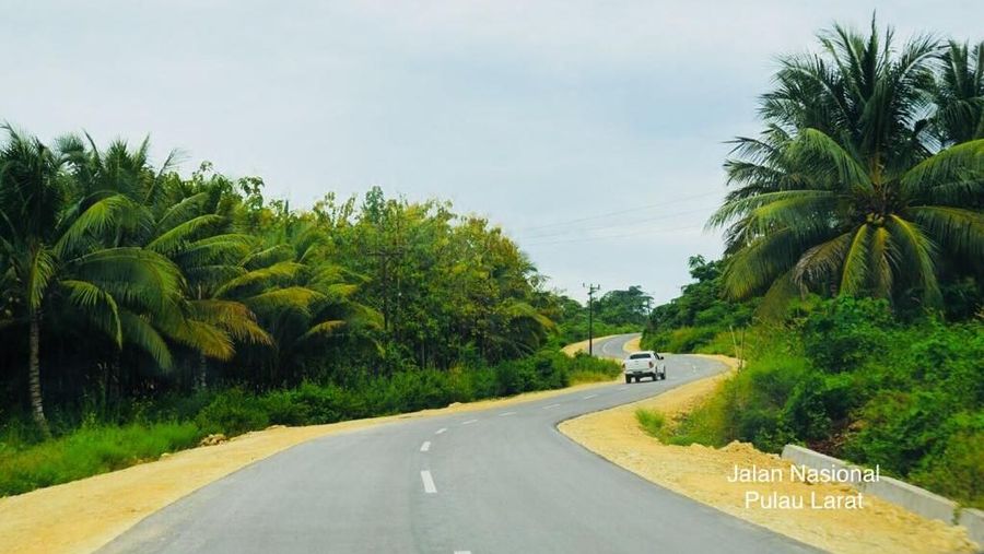 Pemerintah tengah membangun infrastruktur secara masif di seluruh wilayah RI.