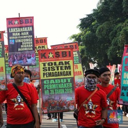 Aksi May Day, Masih Ada Buruh Digaji Rp 300 Ribu Sebulan