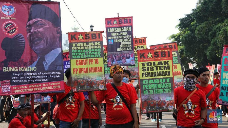 Para buruh akan ikut beraksi, ada yang mengaku masih menerima gaji ratusan ribu dalam sebulan.