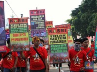 Aksi May Day, Masih Ada Buruh Digaji Rp 300 Ribu Sebulan