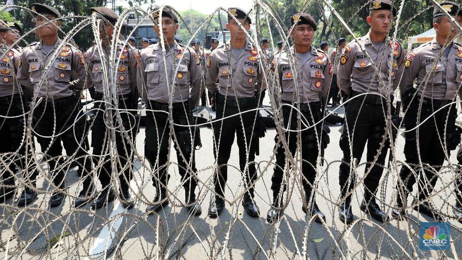 Kepolisan menerjunkan 20.000 personel untuk mengamankan aksi Hari Buruh Internasional (May Day) 2018.
