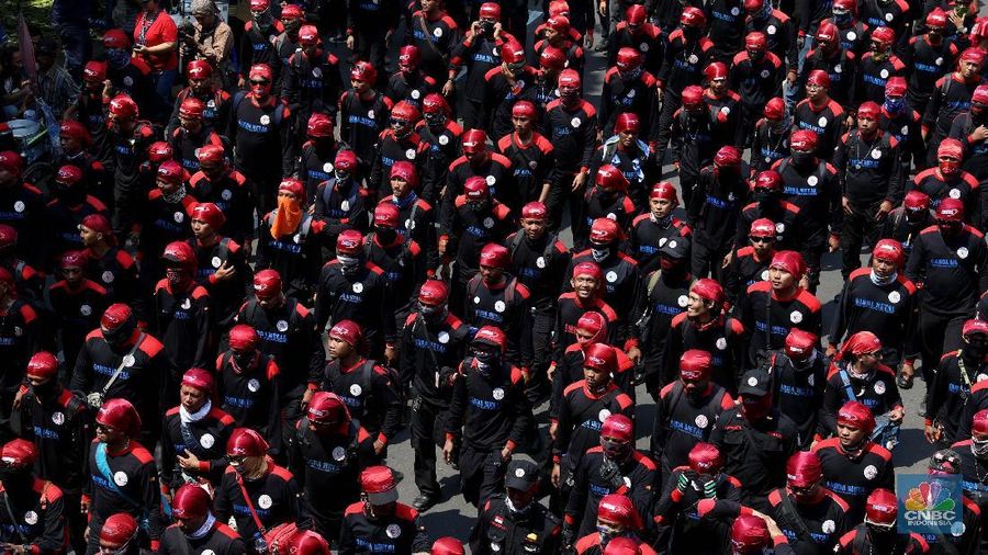 Pemerintah memutuskan kenaikan UMP pada 2019 sebesar 8,03%.