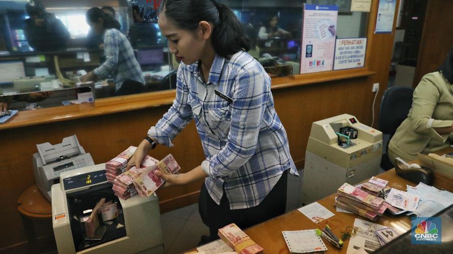 Nilai tukar rupiah hari ini menguat 0,63% dibandingkan posisi penutupan perdagangan hari sebelumnya.