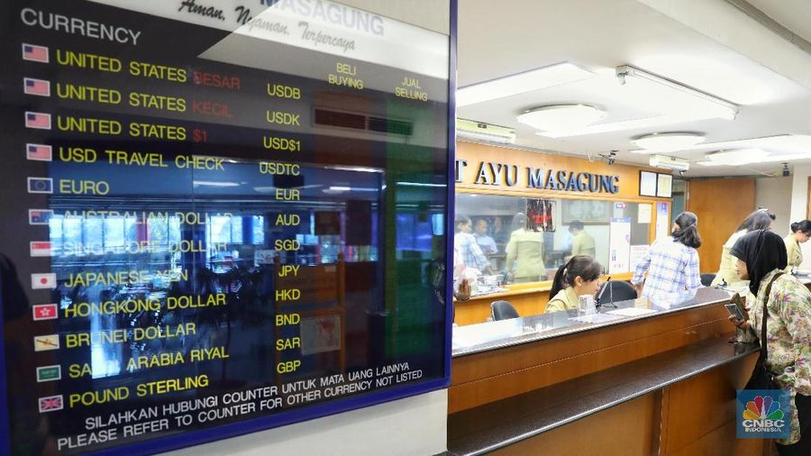 Nilai tukar rupiah hari ini melemah 0,14% dibandingkan posisi penutupan perdagangan hari sebelumnya.