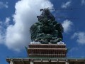 VIDEO: Mengintip Pemasangan Mahkota GWK di Bali