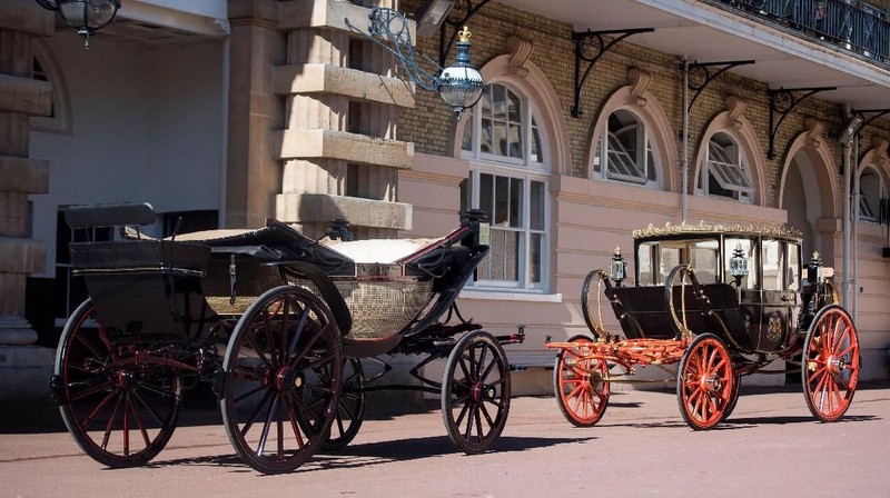Pangeran Inggris Harry dan calon istrinya Meghan Markle memilih kereta kerajaan terbuka untuk perosesi menuju kastil Windsor.