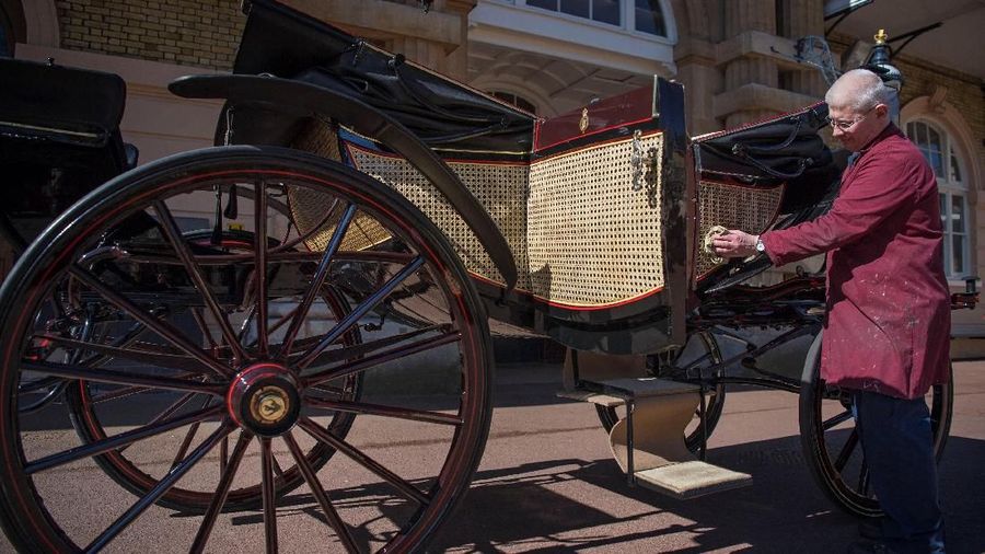 Pangeran Inggris Harry dan calon istrinya Meghan Markle memilih kereta kerajaan terbuka untuk perosesi menuju kastil Windsor.