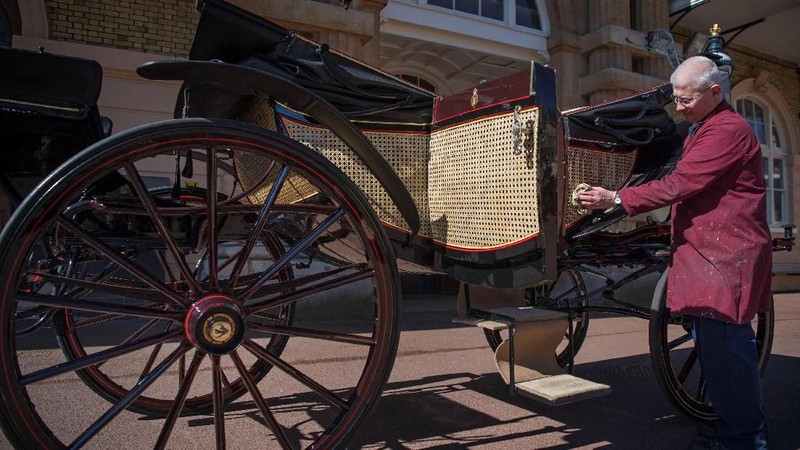 Pangeran Inggris Harry dan calon istrinya Meghan Markle memilih kereta kerajaan terbuka untuk perosesi menuju kastil Windsor.