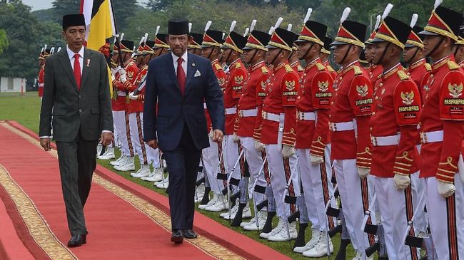 Bertemu Jokowi, Sultan Brunei Tertarik Alusista buatan RI