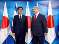 Jamu PM Jepang, Netanyahu Sajikan Hidangan Penutup di Sepatu