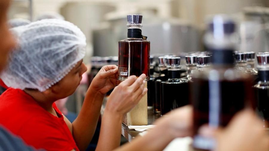 Lebih dari 5.000 produk Negeri Paman Sam akan dikenai tarif impor hingga 25%, menurut Kementerian Keuangan China.