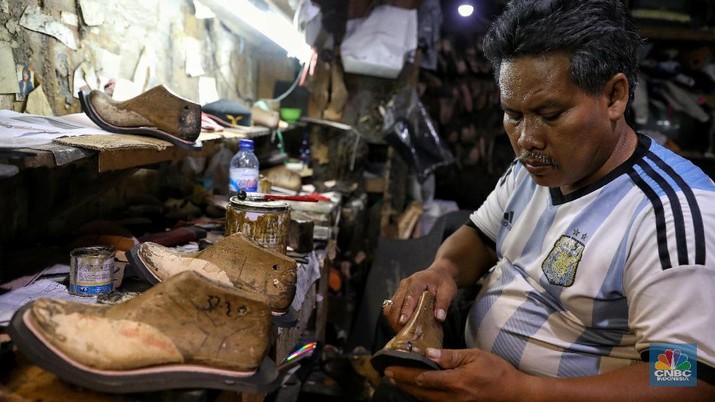 pembuatan sepatu pembuatan sepatu
