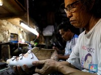 Video PHK Massal Pabrik Sepatu Viral, Ini Sederet Faktanya