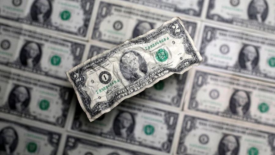 U.S. dollar and Euro banknotes are seen in this picture illustration taken May 3, 2018. REUTERS/Dado Ruvic/Illustration