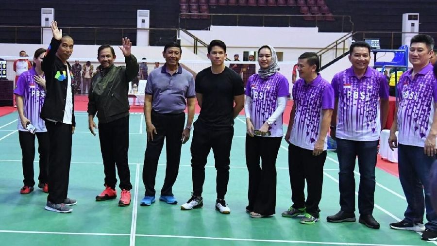 Pangeran Mateen adalah putra Sultan Hasanah Bolkiah dan ahli waris dari Kerajaan Brunei Darussalam
