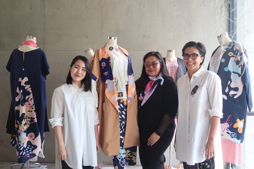 Kolaborasi dengan Cotton Ink, Mel Ahyar Rilis Baju Lebaran Harga Terjangkau Kolaborasi dengan Cotton Ink, Mel Ahyar Rilis Baju Lebaran Harga Terjangkau