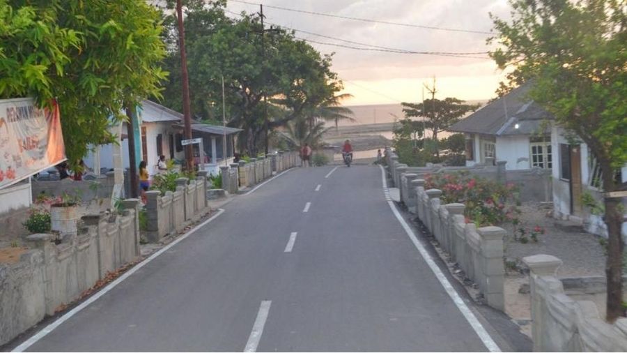 Ketersediaan infrastruktur jalan akan mengembangkan potensi ekonomi dan pariwisata