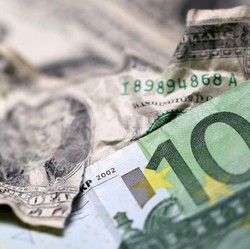 ECB Diprediksi Hawkish, Rupiah Melemah 0,65% terhadap Euro