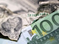 ECB Diprediksi Hawkish, Rupiah Melemah 0,65% terhadap Euro