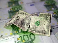 Bye Greenback, 'Buang Dolar' Bakal Jadi Tren ke Depan