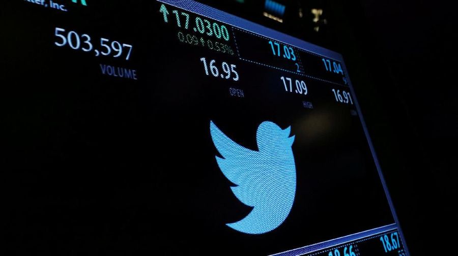 FILE PHOTO: A screen displays the stock price of Twitter above the floor of the New York Stock Exchange (NYSE) shortly after the opening bell in New York, NY, U.S., January 31, 2017. REUTERS/Lucas Jackson/File Photo