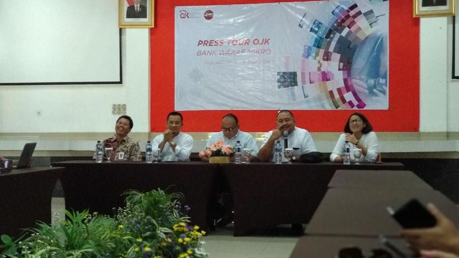 OJK menyampaikan tingkat kredit macet Bank Wakaf Mikro sejak awal diluncurkan Oktober 2017 hingga 15 April 2018 tercatat nol persen.