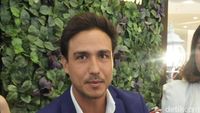 Hamish Daud Akhirnya Unggah Foto Bersama Sang Anak Hamish Daud Akhirnya Unggah Foto Bersama Sang Anak