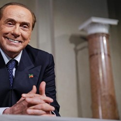 Mantan PM Italia Silvio Berlusconi Meninggal Dunia