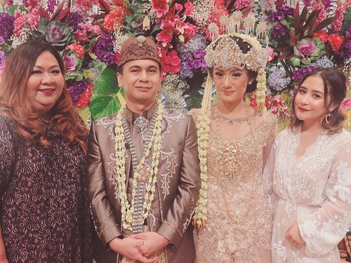 Resmi Menikah, Cantiknya Istri Raditya Dika Saat Siraman 