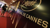 Kota Cannes, Prancis membuka pintunya mulai Selasa (8/5) hingga Sabtu (19/5) untuk festival film internasional ke-71. Ini adalah ajang tahunan bergengsi bagi kalangan sineas global. (REUTERS/Regis Duvignau)