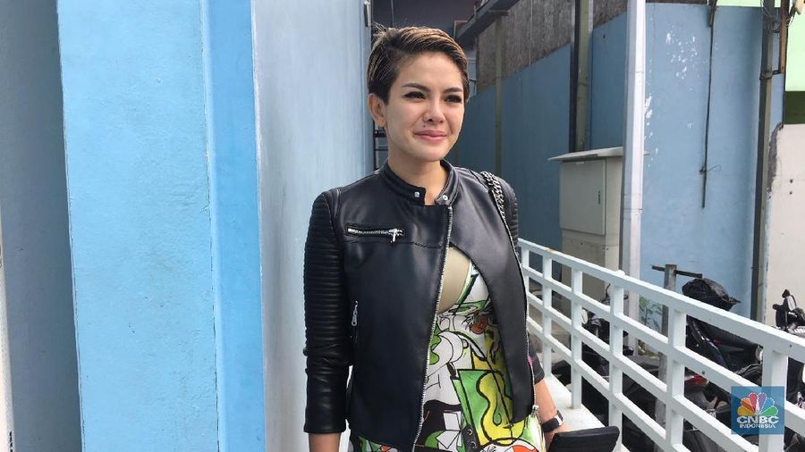 Selebgram, artis, dan youtuber RI mulai bergerak lakukan donasi. Ada yang terkumpul sampai miliaran rupiah. 