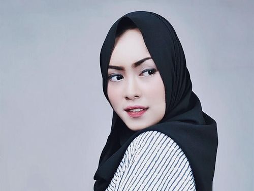 Intip Cantiknya Mahasiswi Bandung yang Siap Audisi Sunsilk Hijab Hunt 1 Intip Cantiknya Mahasiswi Bandung yang Siap Audisi Sunsilk Hijab Hunt 1