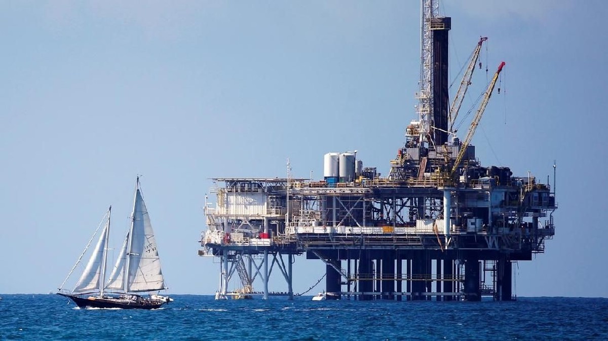 Harga Minyak Anjlok 10%, Investor Mulai Lelah dengan Manuver Trump