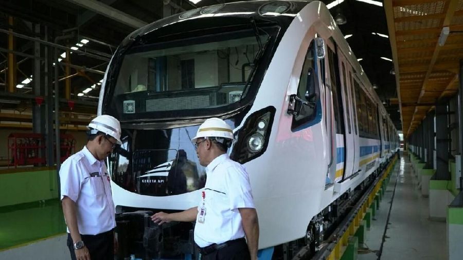 Pembangunan kereta layang atau elevated loop line di DKI Jakarta rencananya dimulai pada 2019.