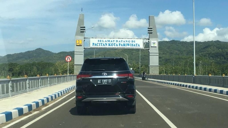 Pembangunan Jalur Pansela dilakukan secara bertahap dan ditargetkan bisa tersambung seluruhnya pada akhir tahun 2019.