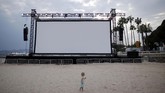 Drama thriller berbahasa Spanyol garapan sutradara Asghar Farhadi, 'Everybody Knows (Todos lo Saben),' dipilih sebagai film pembuka pada festival ini, sekaligus bertarung untuk memenangkan kompetisi utama. (REUTERS/Stephane Mahe)