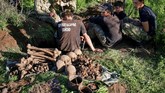 Tentara Merah Soviet menggempur Nazi Jerman dari sisi timur sementara Amerika, Inggris dan sekutu menyerang dari Barat. (REUTERS/Eduard Korniyenko)