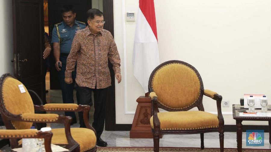 Wakil Presiden Jusuf Kalla meminta Indonesia dapat memacu ekspor.