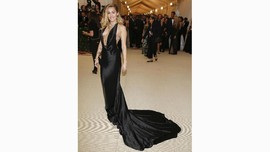 Miley Cyrus Bagikan Foto Pernikahan