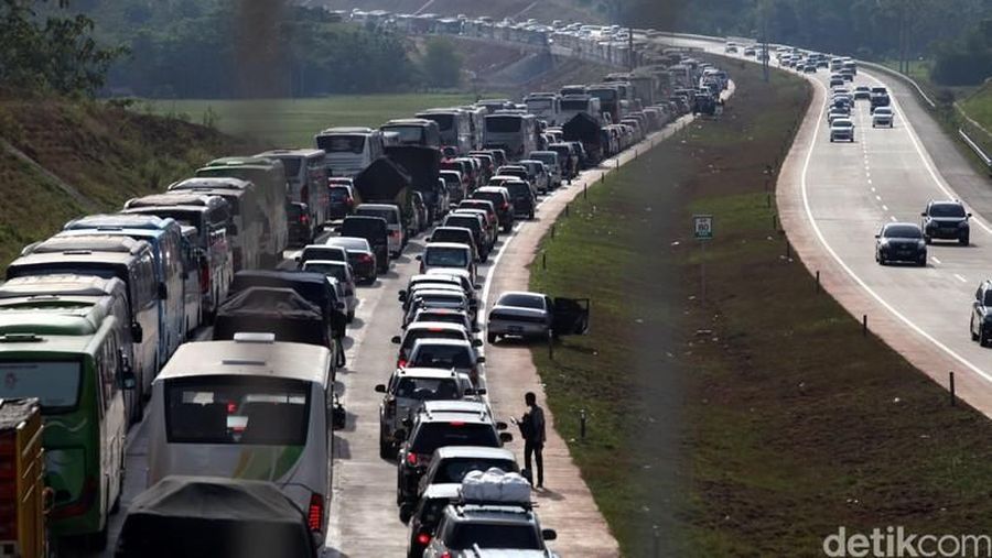 Namun jika luapan kendaraan terjadi pada waktu yang sama persiapan sematang apapun tidak cukup menghalau kemacetan