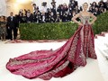 Parade Gaun Panjang Menyapu Lantai di Met Gala 2018