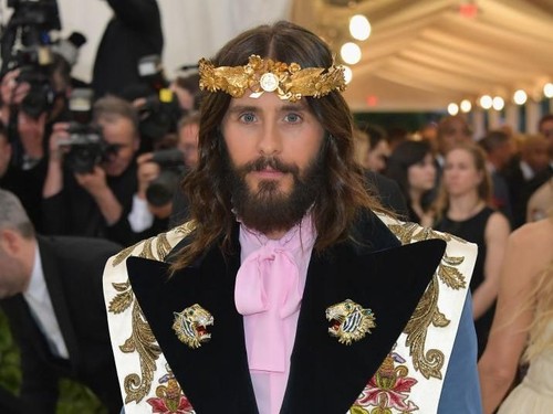 Jared Leto Curi Perhatian Tampil Mirip Yesus di Met Gala 2018 Jared Leto Curi Perhatian Tampil Mirip Yesus di Met Gala 2018