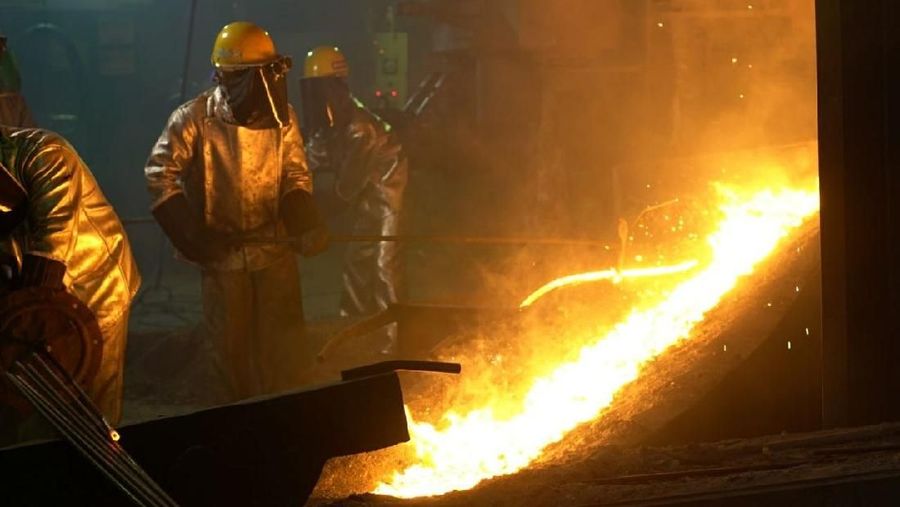 Hingga jelang penutupan hari ini, harga saham Antam tercatat masih menguat 11,30% ke level harga Rp 985/saham.