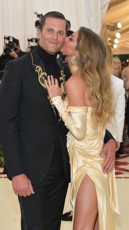 Awas Baper! Pasangan Artis yang Pamer Kemesraan di Met Gala 2018 Awas Baper! Pasangan Artis yang Pamer Kemesraan di Met Gala 2018
