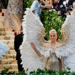 Sejarah Met Gala, Acara Amal & Ajang Pamer Kostum Unik